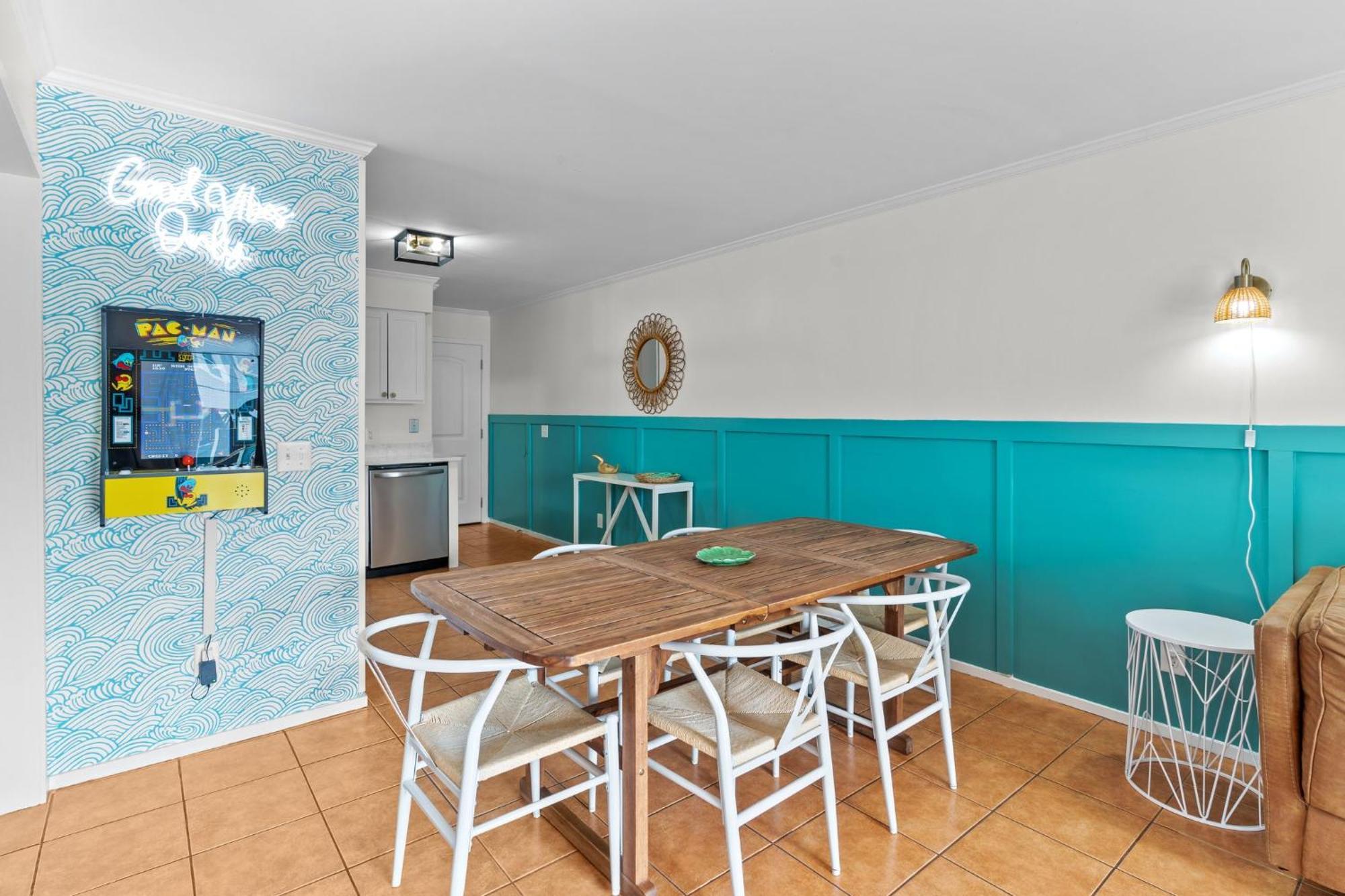 Hang Ten Hideaway, Pool, Condo, Parking - 6 Person Max Occupancy Carolina Beach Εξωτερικό φωτογραφία