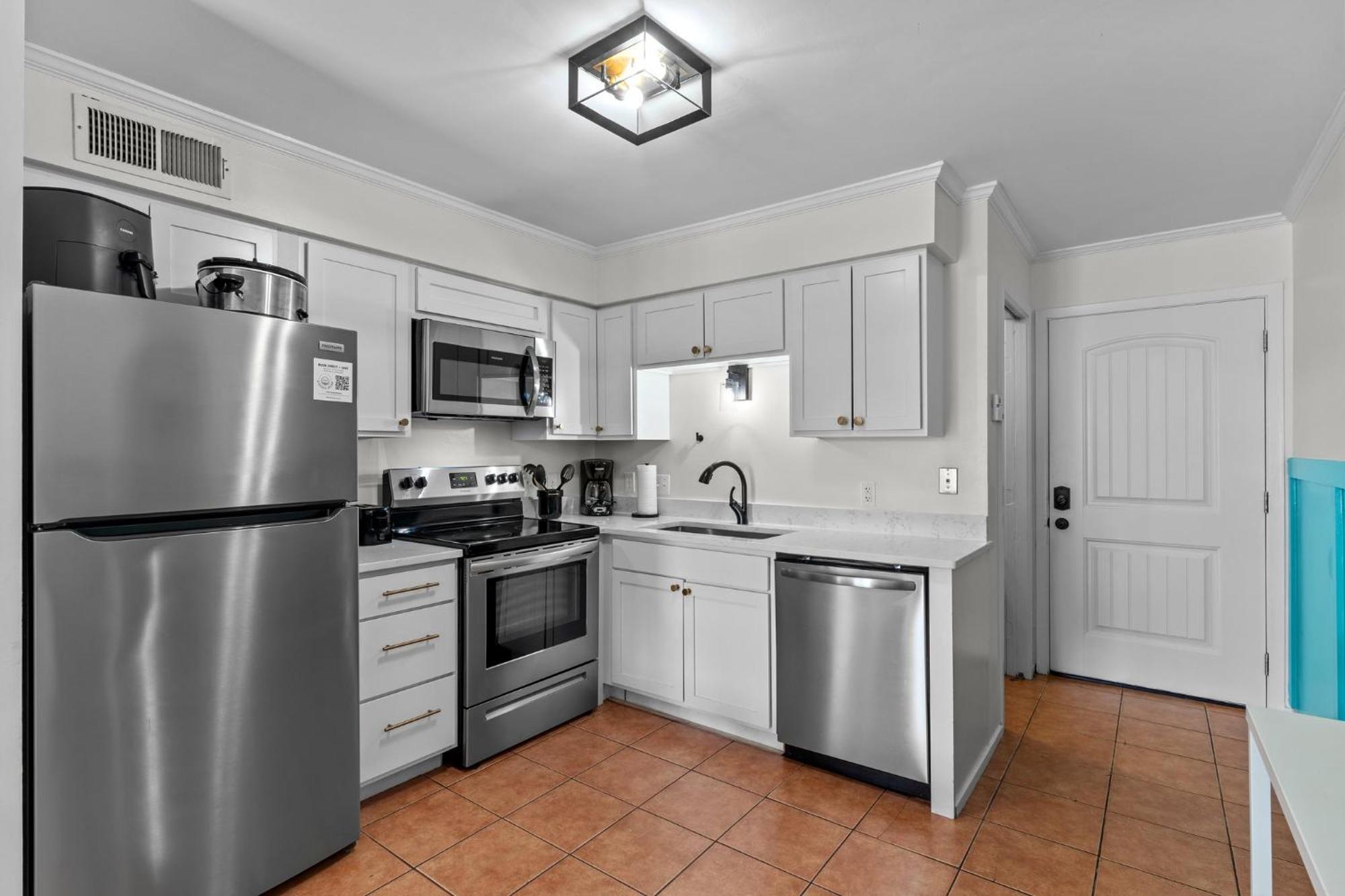 Hang Ten Hideaway, Pool, Condo, Parking - 6 Person Max Occupancy Carolina Beach Εξωτερικό φωτογραφία